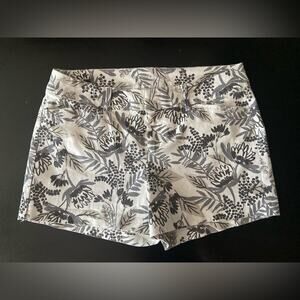OLD NAVY Grey Floral Pixie Chino Shorts sz 2